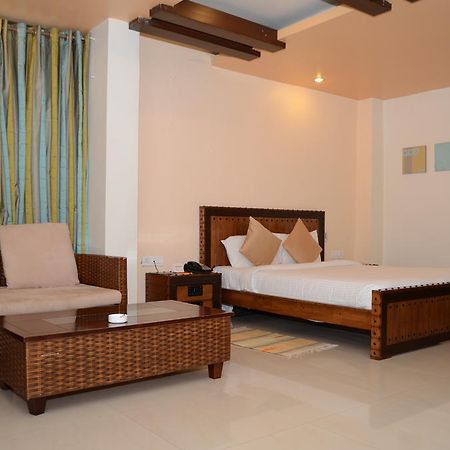 Hotel The Elite Suites Пюн Екстериор снимка