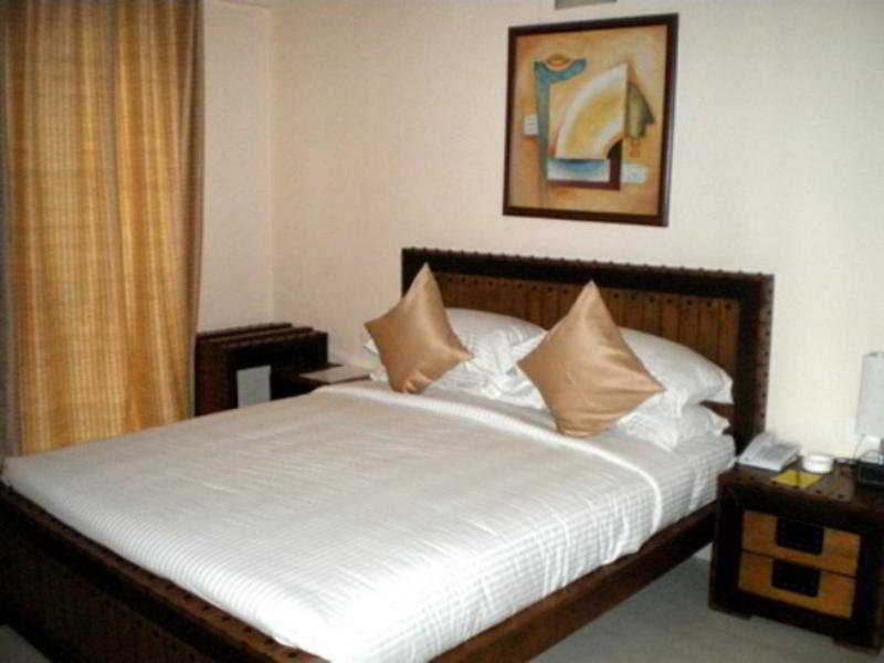 Hotel The Elite Suites Пюн Екстериор снимка