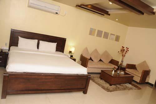 Hotel The Elite Suites Пюн Екстериор снимка