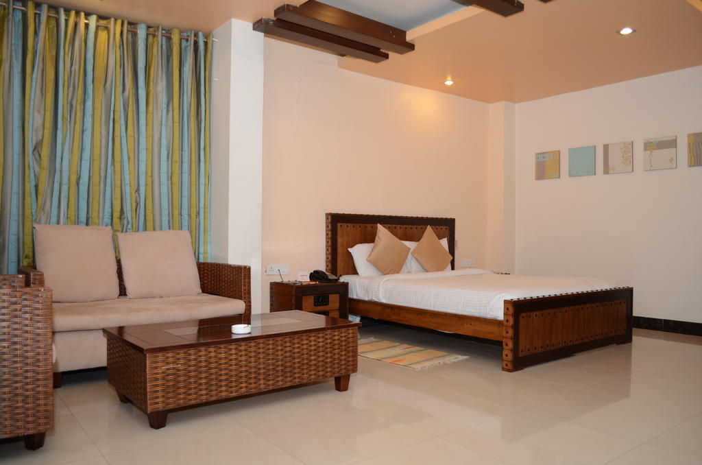 Hotel The Elite Suites Пюн Екстериор снимка